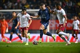 บุรีรัมย์ ยูไนเต็ด พบ บอร์เนียว เอฟซี: การแข่งขันระหว่าง บุรีรัมย์ ยูไนเต็ด และ บอร์เนียว เอฟซี บุรีรัมย์ ยูไนเต็ด พบ บอร์เนียว เอฟซี